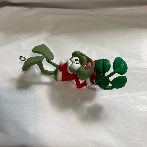 Hallmark 2011 The Mistletoad Collectible Christmas Holiday Ornament - Picture 6 of 11